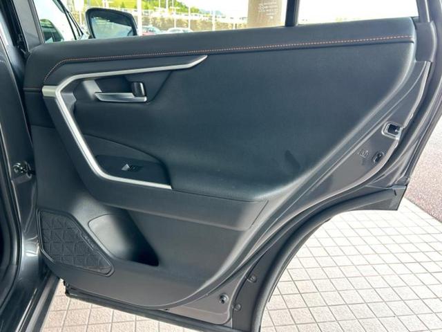 ＲＡＶ４ ４ＷＤアドベンチャー　サンルーフ／保証書／ディスプレイオーディオ＋ナビ／デジタルインナーミラー／トヨタセーフティセンス／車線逸脱防止支援システム／シート　合皮／パーキングアシスト　バックガイド　衝突被害軽減システム　４ＷＤ（21枚目）