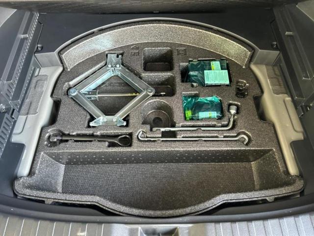 ＲＡＶ４ ４ＷＤアドベンチャー　サンルーフ／保証書／ディスプレイオーディオ＋ナビ／デジタルインナーミラー／トヨタセーフティセンス／車線逸脱防止支援システム／シート　合皮／パーキングアシスト　バックガイド　衝突被害軽減システム　４ＷＤ（24枚目）