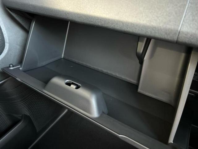 Ｎ－ＢＯＸカスタム ヒョウジュン　保証書／純正　８インチ　ナビ／ホンダセンシング／両側電動スライドドア／シートヒーター　前席／車線逸脱防止支援システム／登録済未使用車／ヘッドランプ　ＬＥＤ／Ｂｌｕｅｔｏｏｔｈ接続／ＥＢＤ付ＡＢＳ（31枚目）