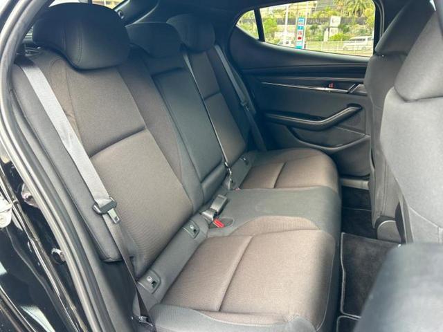 MAZDA3ファストバック 20Sプロアクティブツーリングセレクション 保証書/純正 SDナビ/衝突安全装置/シートヒーター 前席/360°ビューモニター/車線逸脱防止支援システム/ドライブレコーダー 前後/ヘッドランプ LED/Bluetooth接続/ETC 電動シート(5枚目)