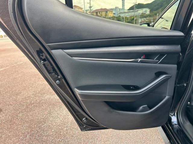 MAZDA3ファストバック 20Sプロアクティブツーリングセレクション 保証書/純正 SDナビ/衝突安全装置/シートヒーター 前席/360°ビューモニター/車線逸脱防止支援システム/ドライブレコーダー 前後/ヘッドランプ LED/Bluetooth接続/ETC 電動シート(22枚目)