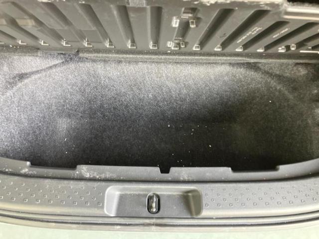 シエンタ Ｚ　保証書／ディスプレイオーディオ＋ナビ１０インチ／フリップダウンモニター／トヨタセーフティセンス／両側電動スライドドア／パノラミックビューモニター／車線逸脱防止支援システム　衝突被害軽減システム　禁煙車（27枚目）