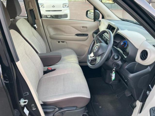 デイズ Ｓ　保証書／ＵＳＢジャック／アイドリングストップ／禁煙車／エアバッグ　運転席／エアバッグ　助手席／パワーウインドウ／パワーステアリング／オートライト／マニュアルエアコン／取扱説明書／パワードアロック（4枚目）