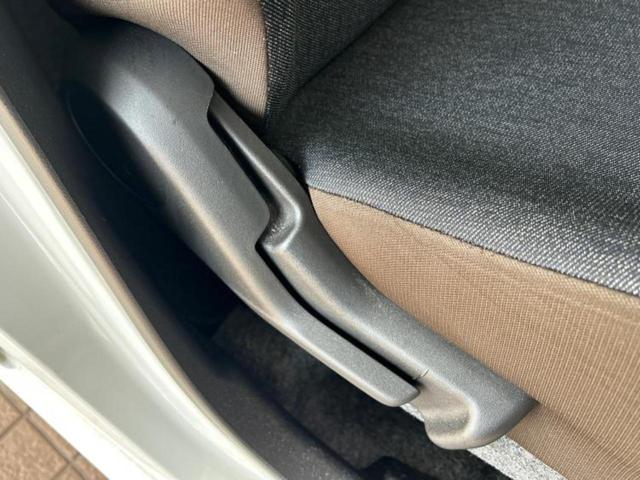 キャロル ＧＬ　シートヒーター　運転席／ＥＢＤ付ＡＢＳ／横滑り防止装置／アイドリングストップ／禁煙車／エアバッグ　運転席／エアバッグ　助手席／パワーウインドウ／マニュアルエアコン／取扱説明書／アクセサリーソケット（42枚目）