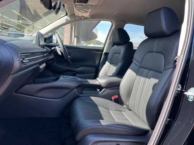 ＺＲ－Ｖ ｅＨＥＶ　Ｚ　保証書／ディスプレイオーディオ＋ナビ９インチ／ホンダセンシング／シートヒーター　前席／マルチビューカメラシステム／車線逸脱防止支援システム／シート　フルレザー／電動バックドア／登録済未使用車　革シート（6枚目）