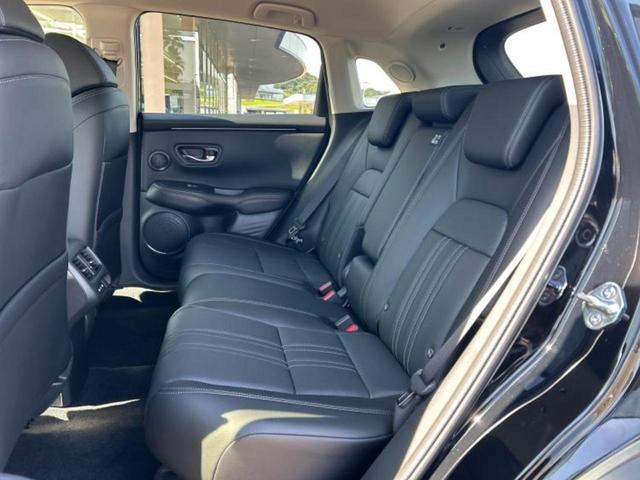 ＺＲ－Ｖ ｅＨＥＶ　Ｚ　保証書／ディスプレイオーディオ＋ナビ９インチ／ホンダセンシング／シートヒーター　前席／マルチビューカメラシステム／車線逸脱防止支援システム／シート　フルレザー／電動バックドア／登録済未使用車　革シート（7枚目）