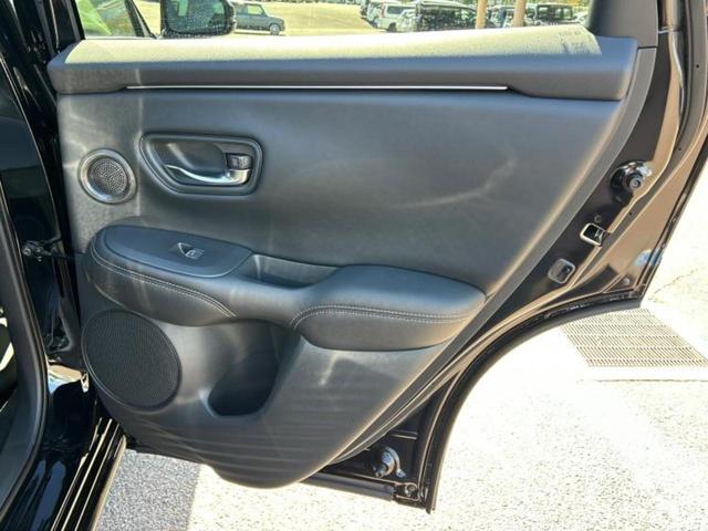 ＺＲ－Ｖ ｅＨＥＶ　Ｚ　保証書／ディスプレイオーディオ＋ナビ９インチ／ホンダセンシング／シートヒーター　前席／マルチビューカメラシステム／車線逸脱防止支援システム／シート　フルレザー／電動バックドア／登録済未使用車　革シート（20枚目）