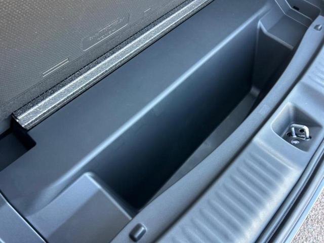 ＺＲ－Ｖ ｅＨＥＶ　Ｚ　保証書／ディスプレイオーディオ＋ナビ９インチ／ホンダセンシング／シートヒーター　前席／マルチビューカメラシステム／車線逸脱防止支援システム／シート　フルレザー／電動バックドア／登録済未使用車　革シート（23枚目）