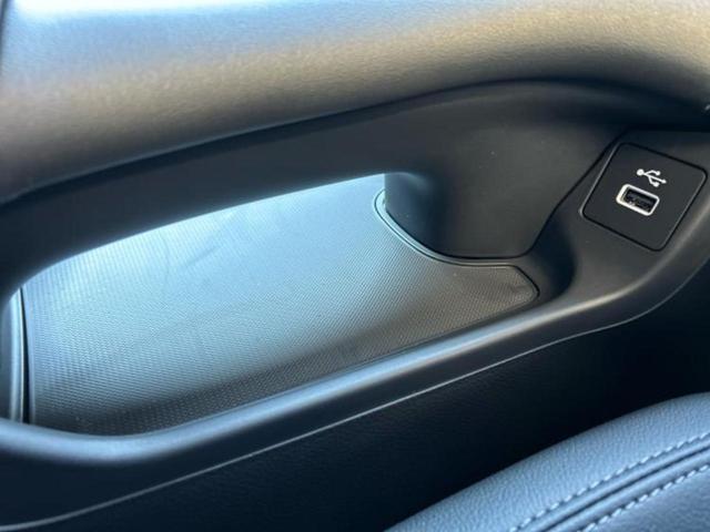 ＺＲ－Ｖ ｅＨＥＶ　Ｚ　保証書／ディスプレイオーディオ＋ナビ９インチ／ホンダセンシング／シートヒーター　前席／マルチビューカメラシステム／車線逸脱防止支援システム／シート　フルレザー／電動バックドア／登録済未使用車　革シート（38枚目）