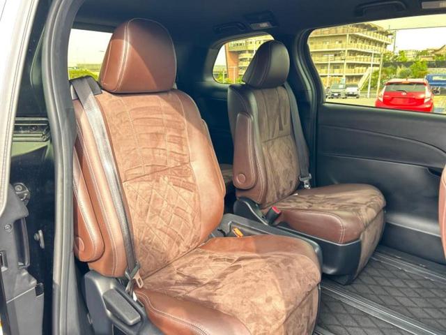 エスティマハイブリッド ４ＷＤアエラスプレミアムＧ　新品タイヤ／保証書／純正　９インチ　ＳＤナビ／フリップダウンモニター／衝突安全装置／シートヒーター／車線逸脱防止支援システム／電動バックドア／ヘッドランプ　ＬＥＤ／Ｂｌｕｅｔｏｏｔｈ接続／ＥＴＣ（5枚目）