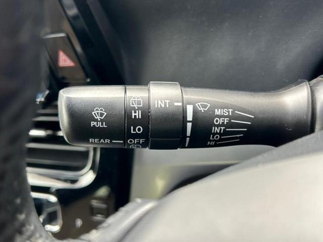 エスティマハイブリッド ４ＷＤアエラスプレミアムＧ　新品タイヤ／保証書／純正　９インチ　ＳＤナビ／フリップダウンモニター／衝突安全装置／シートヒーター／車線逸脱防止支援システム／電動バックドア／ヘッドランプ　ＬＥＤ／Ｂｌｕｅｔｏｏｔｈ接続／ＥＴＣ（17枚目）