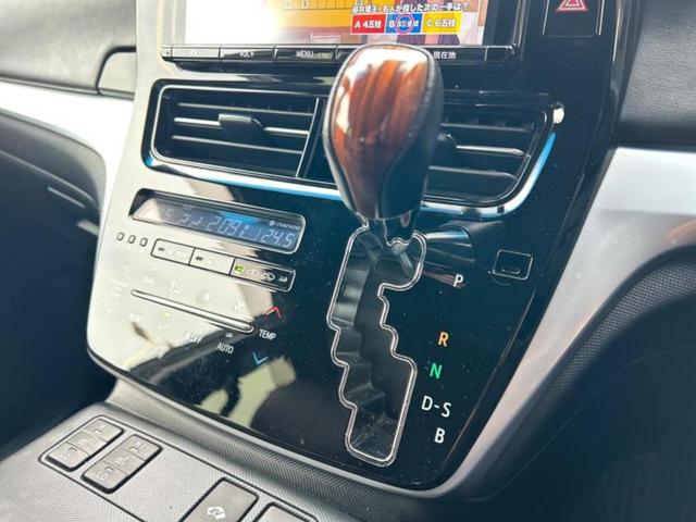 エスティマハイブリッド ４ＷＤアエラスプレミアムＧ　新品タイヤ／保証書／純正　９インチ　ＳＤナビ／フリップダウンモニター／衝突安全装置／シートヒーター／車線逸脱防止支援システム／電動バックドア／ヘッドランプ　ＬＥＤ／Ｂｌｕｅｔｏｏｔｈ接続／ＥＴＣ（18枚目）