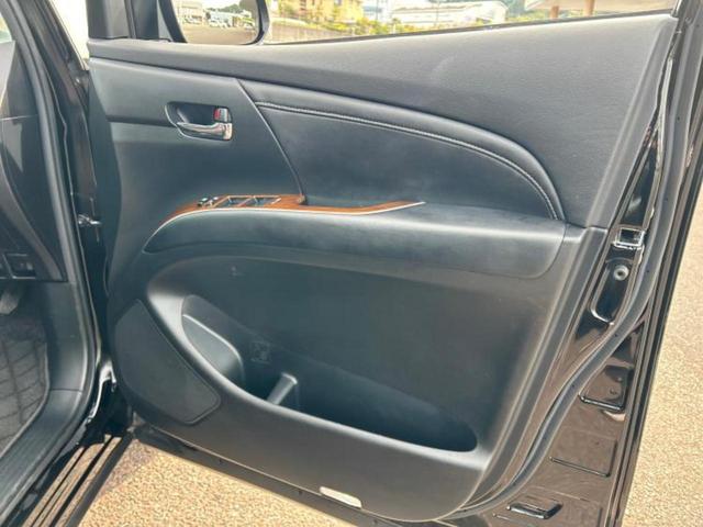 エスティマハイブリッド ４ＷＤアエラスプレミアムＧ　新品タイヤ／保証書／純正　９インチ　ＳＤナビ／フリップダウンモニター／衝突安全装置／シートヒーター／車線逸脱防止支援システム／電動バックドア／ヘッドランプ　ＬＥＤ／Ｂｌｕｅｔｏｏｔｈ接続／ＥＴＣ（22枚目）