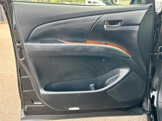 エスティマハイブリッド ４ＷＤアエラスプレミアムＧ　新品タイヤ／保証書／純正　９インチ　ＳＤナビ／フリップダウンモニター／衝突安全装置／シートヒーター／車線逸脱防止支援システム／電動バックドア／ヘッドランプ　ＬＥＤ／Ｂｌｕｅｔｏｏｔｈ接続／ＥＴＣ（24枚目）