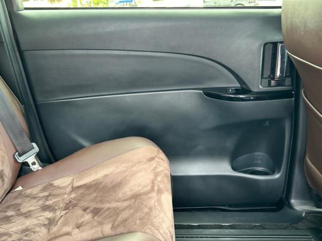 エスティマハイブリッド ４ＷＤアエラスプレミアムＧ　新品タイヤ／保証書／純正　９インチ　ＳＤナビ／フリップダウンモニター／衝突安全装置／シートヒーター／車線逸脱防止支援システム／電動バックドア／ヘッドランプ　ＬＥＤ／Ｂｌｕｅｔｏｏｔｈ接続／ＥＴＣ（25枚目）