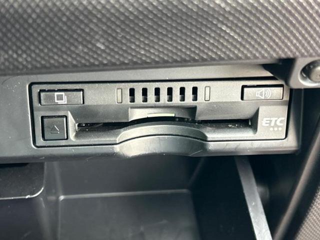エスティマハイブリッド ４ＷＤアエラスプレミアムＧ　新品タイヤ／保証書／純正　９インチ　ＳＤナビ／フリップダウンモニター／衝突安全装置／シートヒーター／車線逸脱防止支援システム／電動バックドア／ヘッドランプ　ＬＥＤ／Ｂｌｕｅｔｏｏｔｈ接続／ＥＴＣ（26枚目）