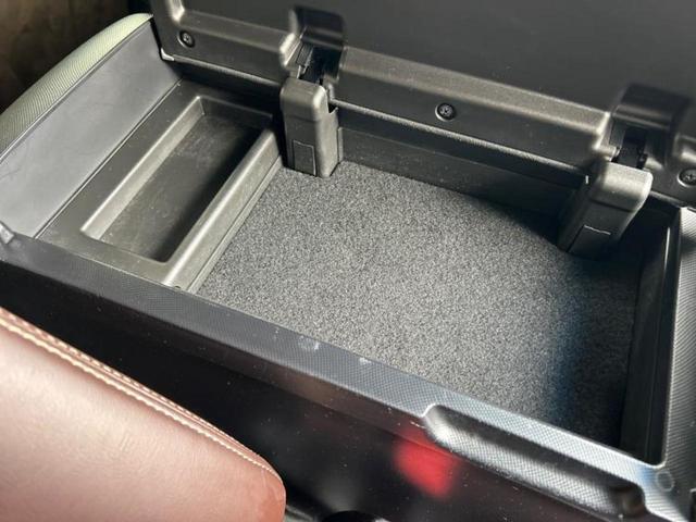 エスティマハイブリッド ４ＷＤアエラスプレミアムＧ　新品タイヤ／保証書／純正　９インチ　ＳＤナビ／フリップダウンモニター／衝突安全装置／シートヒーター／車線逸脱防止支援システム／電動バックドア／ヘッドランプ　ＬＥＤ／Ｂｌｕｅｔｏｏｔｈ接続／ＥＴＣ（34枚目）