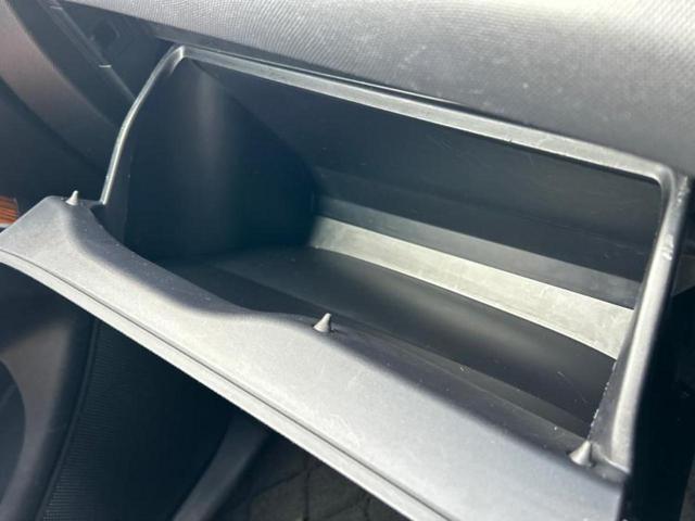 エスティマハイブリッド ４ＷＤアエラスプレミアムＧ　新品タイヤ／保証書／純正　９インチ　ＳＤナビ／フリップダウンモニター／衝突安全装置／シートヒーター／車線逸脱防止支援システム／電動バックドア／ヘッドランプ　ＬＥＤ／Ｂｌｕｅｔｏｏｔｈ接続／ＥＴＣ（36枚目）