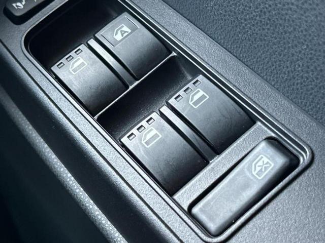 タント カスタムＲＳ　保証書／純正　１０インチ　メモリーナビ／スマートアシスト（トヨタ・ダイハツ）／両側電動スライドドア／シートヒーター　前席／パノラマモニター／車線逸脱防止支援システム／シート　ハーフレザー　ターボ（29枚目）