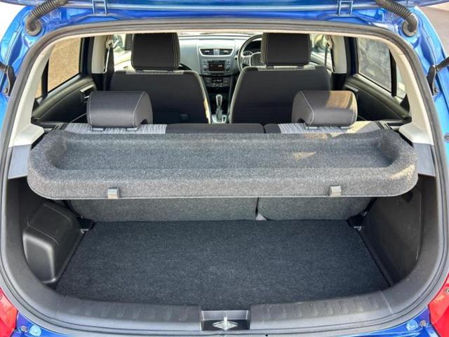 スイフト RS USBジャック/ETC/EBD付ABS/エアバッグ 運転席/エアバッグ 助手席/アルミホイール 純正 16インチ/パワーウインドウ/キーレスエントリー/オートエアコン/パワーステアリング 盗難防止装置(8枚目)