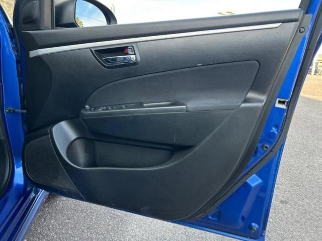 スイフト RS USBジャック/ETC/EBD付ABS/エアバッグ 運転席/エアバッグ 助手席/アルミホイール 純正 16インチ/パワーウインドウ/キーレスエントリー/オートエアコン/パワーステアリング 盗難防止装置(19枚目)