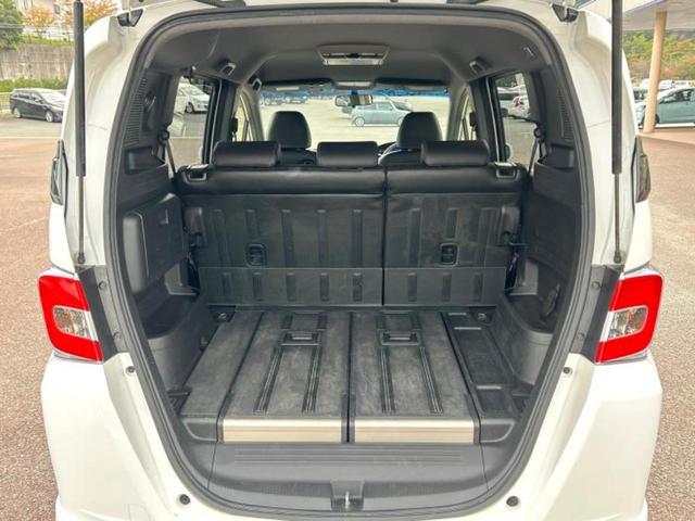 フリードスパイクハイブリッド ハイブリッドプレミアムエディション　社外　ＳＤナビ／フリップダウンモニター／両側電動スライドドア／シート　合皮／ヘッドランプ　ＨＩＤ／ＥＴＣ／ＥＢＤ付ＡＢＳ／横滑り防止装置／アイドリングストップ／フルセグＴＶ／エアバッグ　運転席（8枚目）