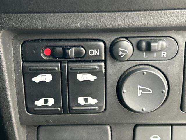 フリードスパイクハイブリッド ハイブリッドプレミアムエディション　社外　ＳＤナビ／フリップダウンモニター／両側電動スライドドア／シート　合皮／ヘッドランプ　ＨＩＤ／ＥＴＣ／ＥＢＤ付ＡＢＳ／横滑り防止装置／アイドリングストップ／フルセグＴＶ／エアバッグ　運転席（23枚目）