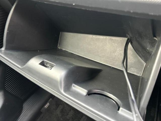 フリードスパイクハイブリッド ハイブリッドプレミアムエディション　社外　ＳＤナビ／フリップダウンモニター／両側電動スライドドア／シート　合皮／ヘッドランプ　ＨＩＤ／ＥＴＣ／ＥＢＤ付ＡＢＳ／横滑り防止装置／アイドリングストップ／フルセグＴＶ／エアバッグ　運転席（30枚目）