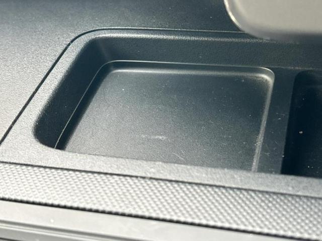 フリードスパイクハイブリッド ハイブリッドプレミアムエディション　社外　ＳＤナビ／フリップダウンモニター／両側電動スライドドア／シート　合皮／ヘッドランプ　ＨＩＤ／ＥＴＣ／ＥＢＤ付ＡＢＳ／横滑り防止装置／アイドリングストップ／フルセグＴＶ／エアバッグ　運転席（32枚目）