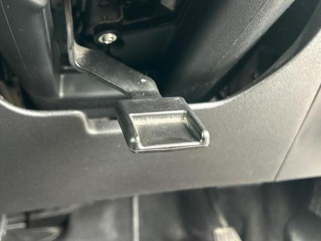 フリードスパイクハイブリッド ハイブリッドプレミアムエディション　社外　ＳＤナビ／フリップダウンモニター／両側電動スライドドア／シート　合皮／ヘッドランプ　ＨＩＤ／ＥＴＣ／ＥＢＤ付ＡＢＳ／横滑り防止装置／アイドリングストップ／フルセグＴＶ／エアバッグ　運転席（40枚目）