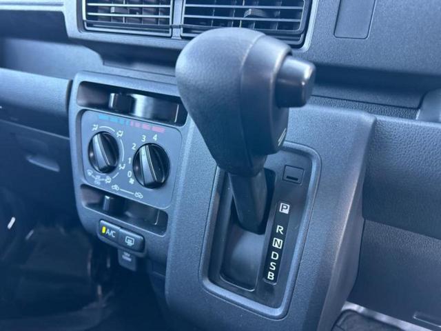 ハイゼットカーゴ デラックス　新品タイヤ／保証書／ディスプレイオーディオ／スマートアシスト（トヨタ・ダイハツ）／車線逸脱防止支援システム／ＵＳＢジャック／Ｂｌｕｅｔｏｏｔｈ接続／ＥＴＣ／ＥＢＤ付ＡＢＳ／横滑り防止装置　バックカメラ（15枚目）