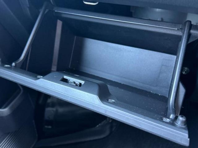 ハイゼットカーゴ デラックス　新品タイヤ／保証書／ディスプレイオーディオ／スマートアシスト（トヨタ・ダイハツ）／車線逸脱防止支援システム／ＵＳＢジャック／Ｂｌｕｅｔｏｏｔｈ接続／ＥＴＣ／ＥＢＤ付ＡＢＳ／横滑り防止装置　バックカメラ（28枚目）