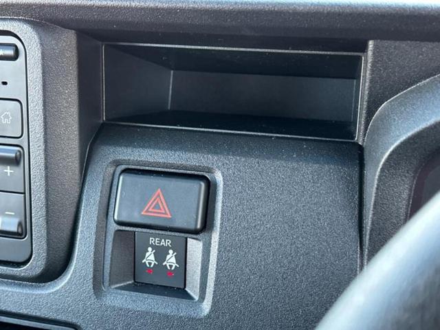 ハイゼットカーゴ デラックス　新品タイヤ／保証書／ディスプレイオーディオ／スマートアシスト（トヨタ・ダイハツ）／車線逸脱防止支援システム／ＵＳＢジャック／Ｂｌｕｅｔｏｏｔｈ接続／ＥＴＣ／ＥＢＤ付ＡＢＳ／横滑り防止装置　バックカメラ（31枚目）