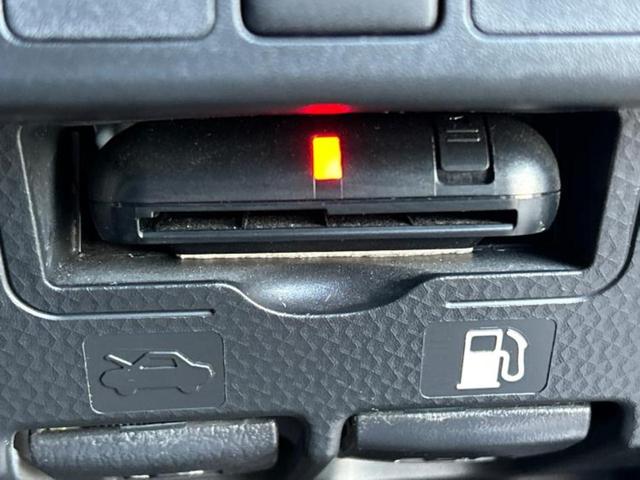 ルーミー カスタムＧ－Ｔ　保証書／社外　９インチ　ＳＤナビ／衝突安全装置／両側電動スライドドア／パノラミックビューモニター／車線逸脱防止支援システム／ヘッドランプ　ＬＥＤ／Ｂｌｕｅｔｏｏｔｈ接続／ＥＴＣ／ＥＢＤ付ＡＢＳ（18枚目）