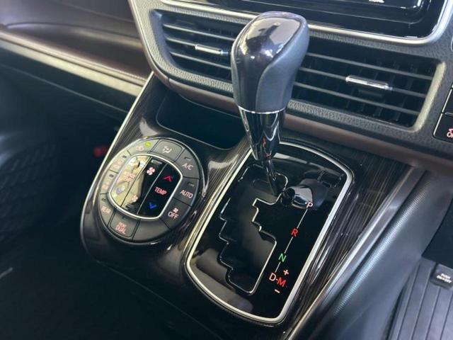 エスクァイア Ｇｉプレミアムパッケージ　純正　９インチ　ナビ／デジタルインナーミラー／トヨタセーフティセンス／両側電動スライドドア／シートヒーター　前席／車線逸脱防止支援システム／ドライブレコーダー　前後／ヘッドランプ　ＬＥＤ　バックカメラ（17枚目）