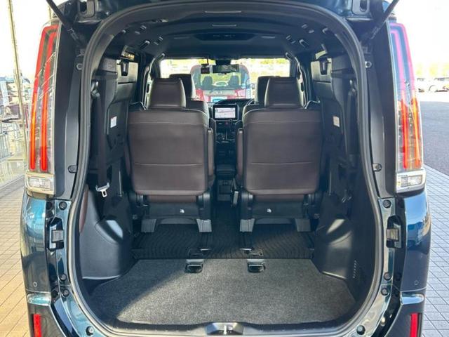 エスクァイア Ｇｉプレミアムパッケージ　純正　９インチ　ナビ／デジタルインナーミラー／トヨタセーフティセンス／両側電動スライドドア／シートヒーター　前席／車線逸脱防止支援システム／ドライブレコーダー　前後／ヘッドランプ　ＬＥＤ　バックカメラ（21枚目）