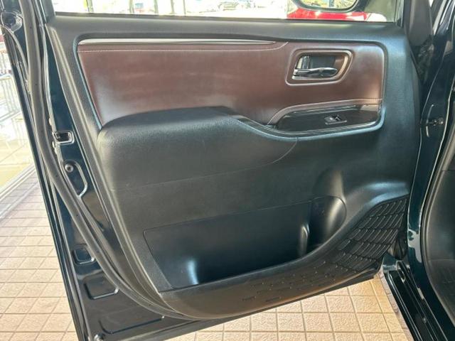 エスクァイア Ｇｉプレミアムパッケージ　純正　９インチ　ナビ／デジタルインナーミラー／トヨタセーフティセンス／両側電動スライドドア／シートヒーター　前席／車線逸脱防止支援システム／ドライブレコーダー　前後／ヘッドランプ　ＬＥＤ　バックカメラ（24枚目）