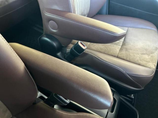 エスクァイア Ｇｉプレミアムパッケージ　純正　９インチ　ナビ／デジタルインナーミラー／トヨタセーフティセンス／両側電動スライドドア／シートヒーター　前席／車線逸脱防止支援システム／ドライブレコーダー　前後／ヘッドランプ　ＬＥＤ　バックカメラ（33枚目）