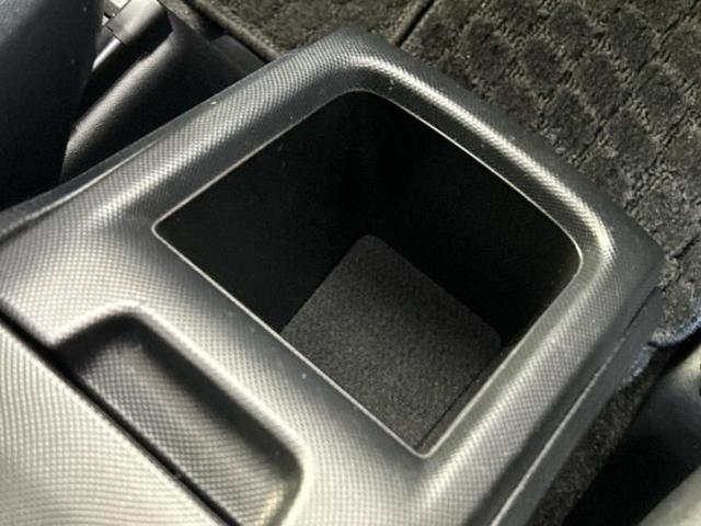 エスクァイア Ｇｉプレミアムパッケージ　純正　９インチ　ナビ／デジタルインナーミラー／トヨタセーフティセンス／両側電動スライドドア／シートヒーター　前席／車線逸脱防止支援システム／ドライブレコーダー　前後／ヘッドランプ　ＬＥＤ　バックカメラ（40枚目）