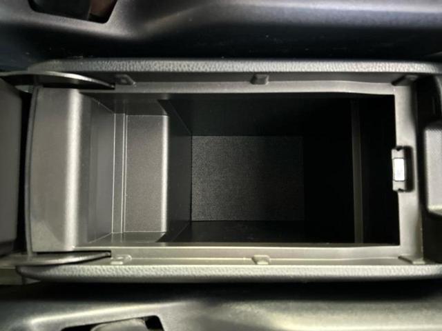 エスクァイア Ｇｉプレミアムパッケージ　純正　９インチ　ナビ／デジタルインナーミラー／トヨタセーフティセンス／両側電動スライドドア／シートヒーター　前席／車線逸脱防止支援システム／ドライブレコーダー　前後／ヘッドランプ　ＬＥＤ　バックカメラ（41枚目）