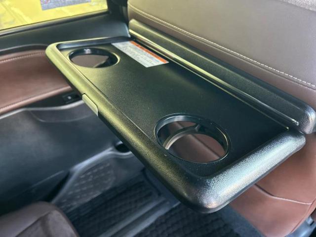 エスクァイア Ｇｉプレミアムパッケージ　純正　９インチ　ナビ／デジタルインナーミラー／トヨタセーフティセンス／両側電動スライドドア／シートヒーター　前席／車線逸脱防止支援システム／ドライブレコーダー　前後／ヘッドランプ　ＬＥＤ　バックカメラ（52枚目）