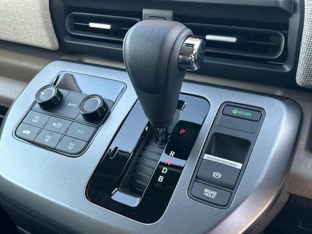 フリード eHEVエアー 保証書/純正 8インチ ナビ/ホンダセンシング/両側電動スライドドア/車線逸脱防止支援システム/登録済未使用車/ヘッドランプ LED/Bluetooth接続/EBD付ABS/横滑り防止装置 禁煙車(17枚目)