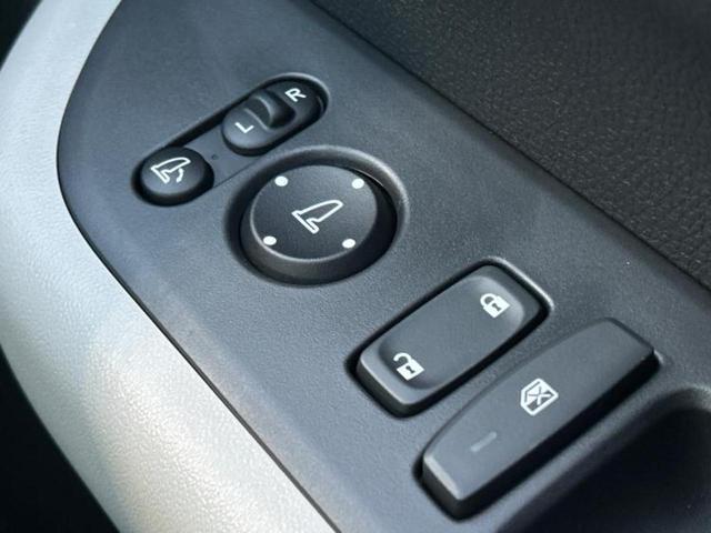 フリード eHEVエアー 保証書/純正 8インチ ナビ/ホンダセンシング/両側電動スライドドア/車線逸脱防止支援システム/登録済未使用車/ヘッドランプ LED/Bluetooth接続/EBD付ABS/横滑り防止装置 禁煙車(28枚目)