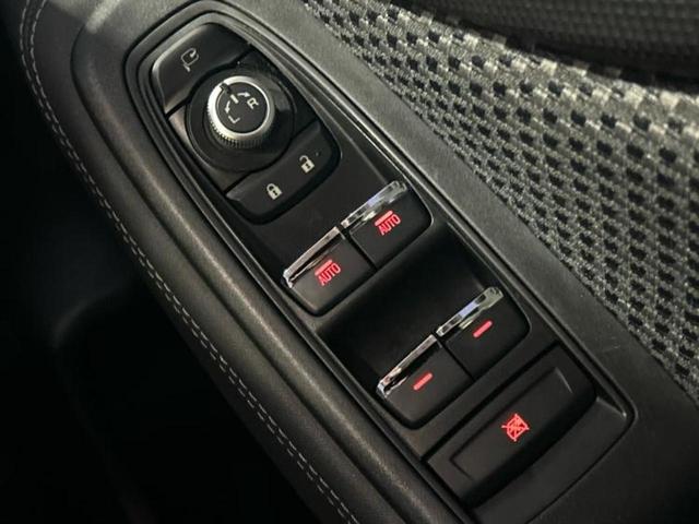 国産車から輸入車まで多様なお客様のニーズのお応えできるように、全国規模で豊富な在庫展開！車のことならＷＥＣＡＲＳへ！