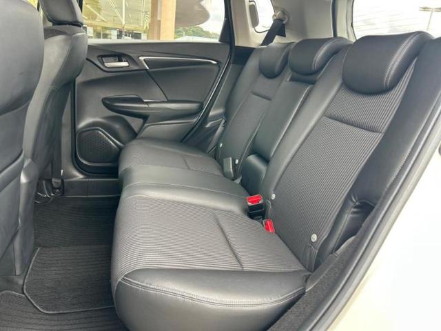 フィットハイブリッド ハイブリッド・Lホンダセンシング 新品タイヤ/保証書/純正 SDナビ/車線逸脱防止支援システム/シート 合皮/ヘッドランプ LED/USBジャック/Bluetooth接続/ETC/EBD付ABS/横滑り防止装置 バックカメラ(7枚目)