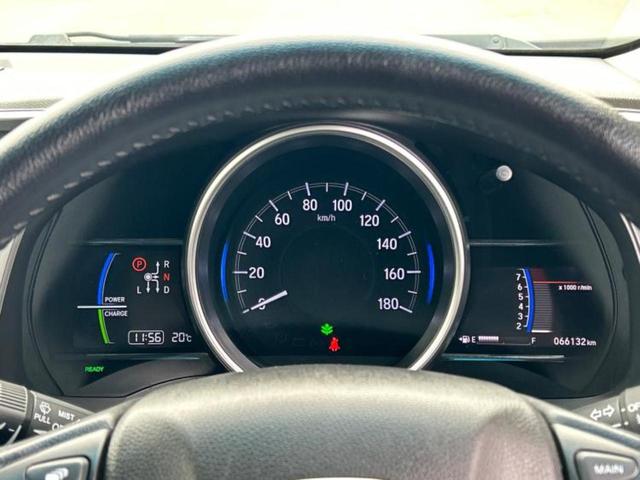 フィットハイブリッド ハイブリッド・Lホンダセンシング 新品タイヤ/保証書/純正 SDナビ/車線逸脱防止支援システム/シート 合皮/ヘッドランプ LED/USBジャック/Bluetooth接続/ETC/EBD付ABS/横滑り防止装置 バックカメラ(13枚目)