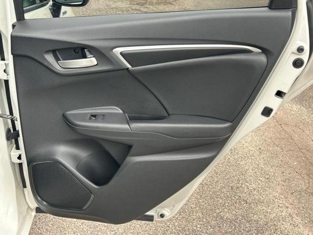 フィットハイブリッド ハイブリッド・Lホンダセンシング 新品タイヤ/保証書/純正 SDナビ/車線逸脱防止支援システム/シート 合皮/ヘッドランプ LED/USBジャック/Bluetooth接続/ETC/EBD付ABS/横滑り防止装置 バックカメラ(21枚目)