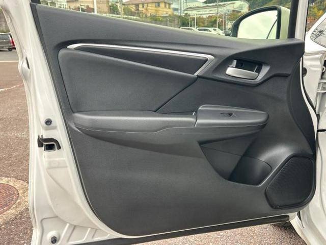 フィットハイブリッド ハイブリッド・Lホンダセンシング 新品タイヤ/保証書/純正 SDナビ/車線逸脱防止支援システム/シート 合皮/ヘッドランプ LED/USBジャック/Bluetooth接続/ETC/EBD付ABS/横滑り防止装置 バックカメラ(22枚目)