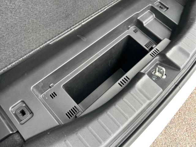 フィットハイブリッド ハイブリッド・Lホンダセンシング 新品タイヤ/保証書/純正 SDナビ/車線逸脱防止支援システム/シート 合皮/ヘッドランプ LED/USBジャック/Bluetooth接続/ETC/EBD付ABS/横滑り防止装置 バックカメラ(24枚目)