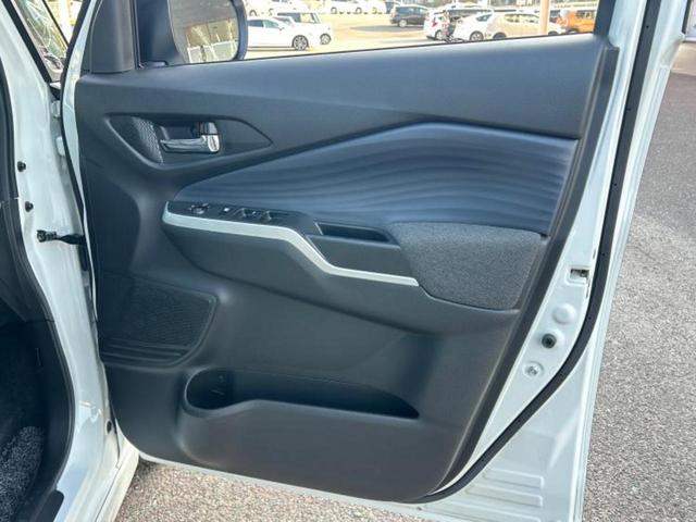 ソリオ ハイブリッドMZ 新品タイヤ/保証書/純正 9インチ ナビ/セーフティサポート(スズキ)/両側電動スライドドア/シートヒーター 前席/全方位モニター/車線逸脱防止支援システム/ドライブレコーダー 前後 全周囲カメラ(20枚目)